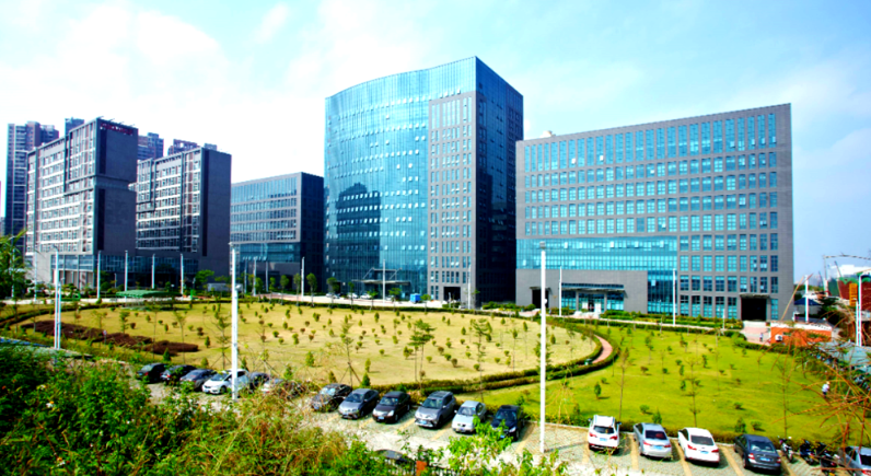 武汉市策练顺商贸有限公司解读：2025年日用百货批发零售行业新规与经营应对策略