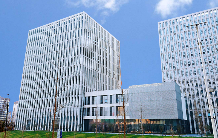 武汉市策练顺商贸有限公司商贸策划在实体门店降本增效中的实践应用